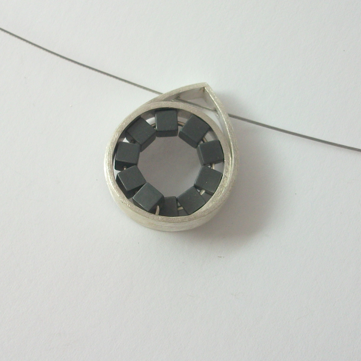 BARANA pendant 02