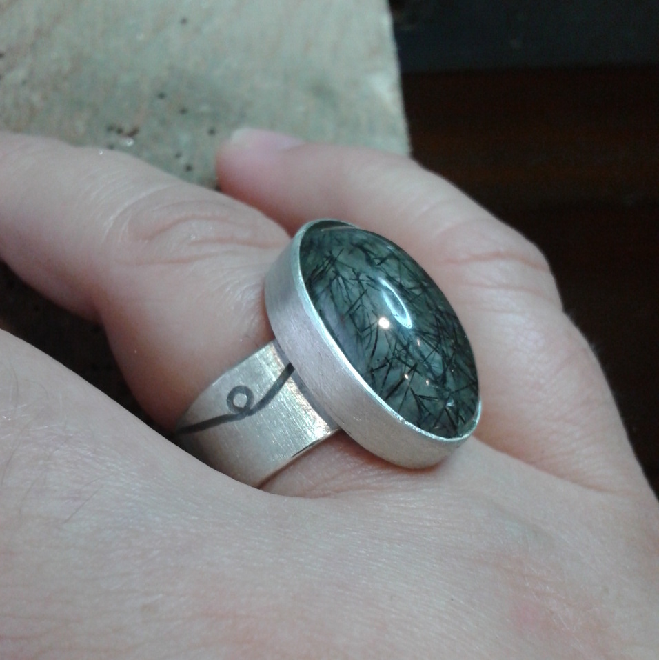Unique “Rínxol” ring