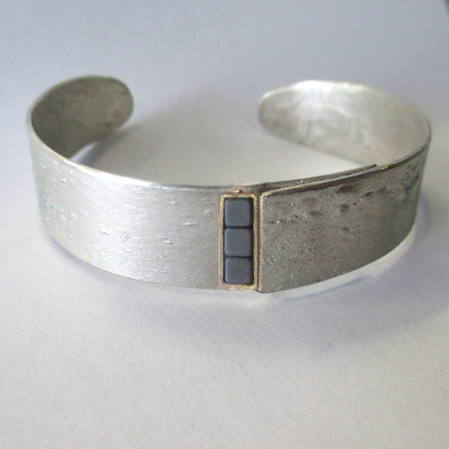 TRANSPARENT bracelet 02